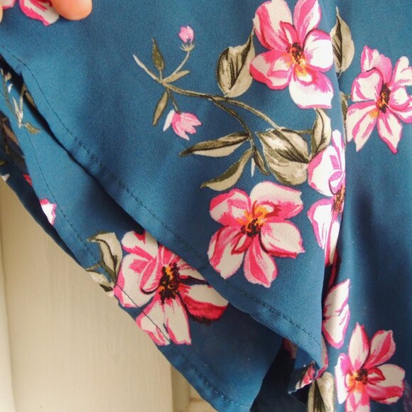 Torrid Flowy Blue Floral Top Layered Flutter Sleeve 1 - Picture 4 of 8